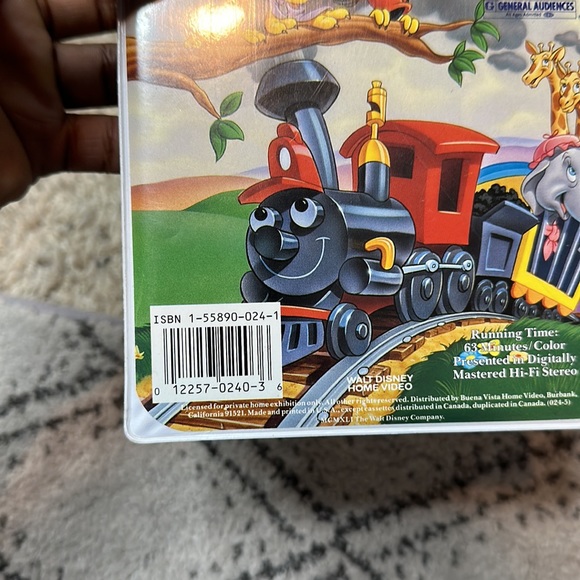 Walt Disney’s Classic Dumbo VHS Tape. - Picture 6 of 7